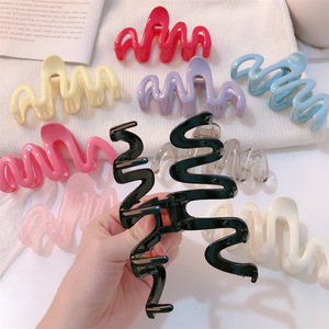 2024 nouvelle mode été grandes pinces à cheveux couleur claire vague Style hawaïen poignée acrylique cheveux griffes conception Unique femmes cheveux <span class=keywords><strong>crabe</strong></span> - Product Image 3
