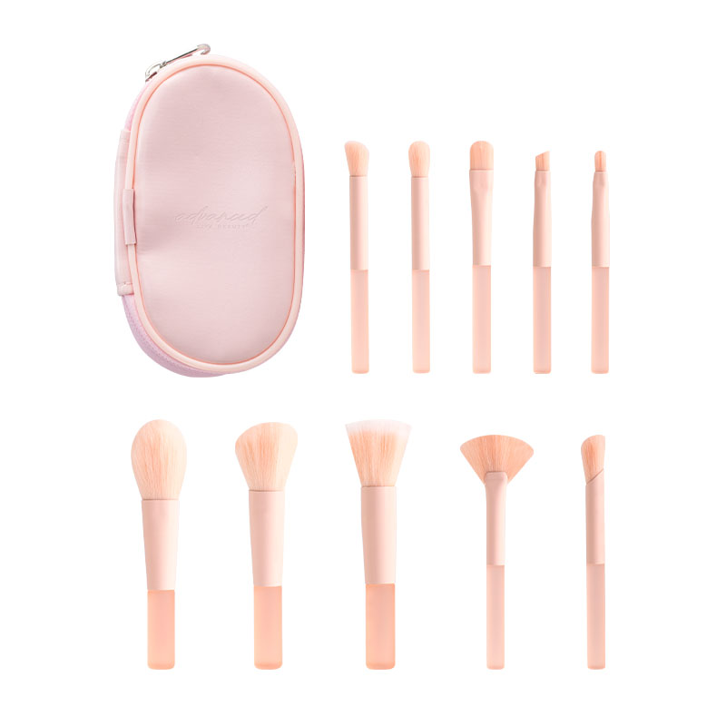 Ensemble de pinceaux de maquillage beige