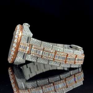 Quartz numérique de luxe en acier inoxydable entièrement glacé montre-bracelet baguette diamant bracelet or rose accents bleu détail hommes - Product Image 2