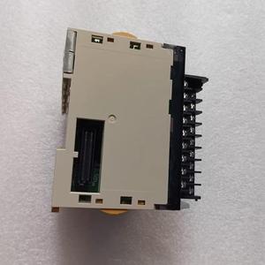 Módulo PLC CJ1W-DA041 con Salida Analógica para Automatización de Equipos de Fabricación - Product Image 5