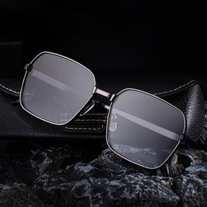 ใหม่แว่นกันแดดกรอบสี่เหลี่ยมสำหรับผู้ชายกรอบโลหะและพลาสติกป้องกันรังสียูวี 400 คลาส 2 บังแดดสีดำ WF 5G371 - Product Image 1