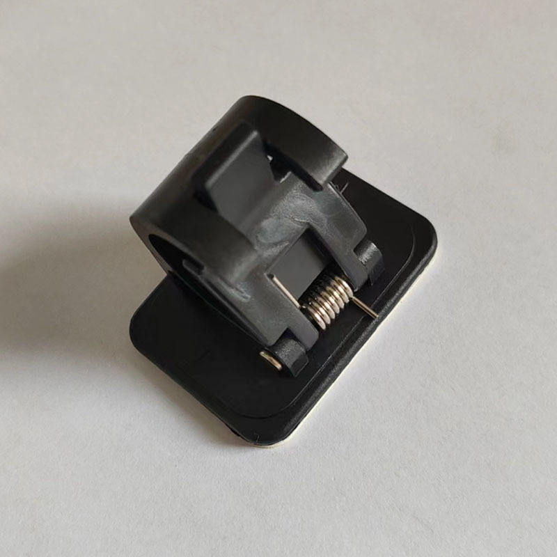 Petits clips noirs - Vendus à l'unité