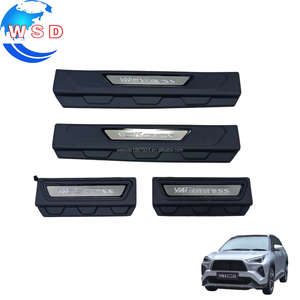 Protector de Umbral de Puerta con Logotipo LED, de Acero Inoxidable ABS Negro, para YARIS CORSS 2023 Tipo Tailandia, Accesorios Interiores - Product Image 1