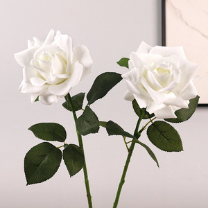 Rosa Artificial de Tallo Único, Plástico y Seda, Alta Simulación, Decoración para Bodas y Hogar - Product Image 1