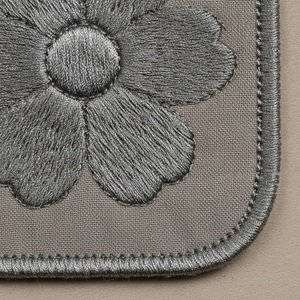 Miroir de poche brodé 75 mm, miroir compact personnalisé en tissu, housse ronde en tissu pour la beauté et les mariages - Product Image 5