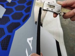 Tapis de moto 78,7 x 29,5 pouces, tapis de sol de garage lavable, antidérapant, absorbant l'huile, avec support en caoutchouc, antimicrobien, rembourré, anti-taches - Product Image 4