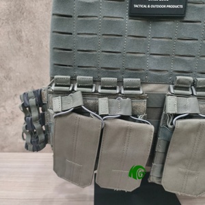<span class=keywords><strong>Gilet</strong></span> tactique personnalisé OEM avec logo, porte-plaques <span class=keywords><strong>d</strong></span>écoupé au laser, système MOLLE à <span class=keywords><strong>d</strong></span>égagement rapide, en nylon 1000D, pour entraînement extérieur et trekking en jungle - Product Image 5