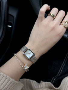 ساعة يد كوارتز فاخرة للنساء من سكوتي 9755 بزجاج معدني وهيكل من الفولاذ المقاوم للصدأ - Product Image 4