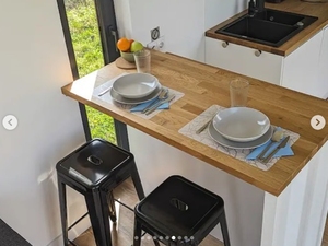 Maison Conteneur Commerciale Pliable 5,8 m pour Complexe Hôtelier – Préfabriquée, Écologique, Étanche, Aménagement Ouvert, Bar au Bord de la <span class=keywords><strong>Piscine</strong></span>, Hébergement pour Clients - Product Image 4