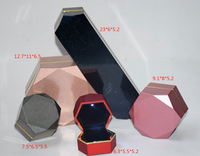 Boîte à bijoux personnalisée avec lumière LED, emballage hexagonal pour bijoux, insert en velours, emballage pour bijoux, boîte à anneaux LED, boîte à bijoux unique
