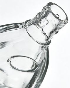 Bouteilles en <span class=keywords><strong>verre</strong></span> triangulaires transparentes de qualité supérieure de 700 ml et 750 ml, base en arc unique, contenants de luxe pour <span class=keywords><strong>cognac</strong></span>, brandy et spiritueux, vente en gros - Product Image 6