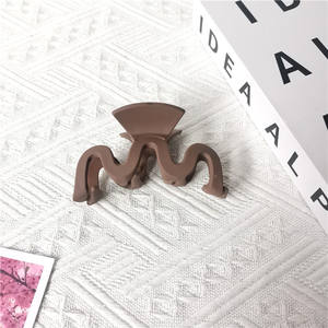 Klip Rambut Berbentuk <span class=keywords><strong>M</strong></span> Sederhana, Tempramen Morandi Frosted Claw Clip Mode Headwear Warna Solid Geometris Elegan Jepit Rambut Rahang - Product Image 5