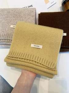 柔らかく高品質のウール無地のニットスカーフは秋と冬の素晴らしい暖かさのアイテムです - Product Image 4