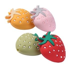 Accessoires en gros faits à la main pour chaînes <span class=keywords><strong>de</strong></span> tétines : Perles en silicone et PVC, Perles en silicone motif fraise et fleur <span class=keywords><strong>de</strong></span> marguerite pour bébé - Product Image 4