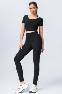 Set Yoga 2 Pezzi: Top Corto a Maniche Corte con Scollo Rotondo e Leggings a Vita Alta a Tutta Lunghezza con Spalline Incrociate, Senza Cuciture, Elasticizzato in Quattro Direzioni - Product Image 3
