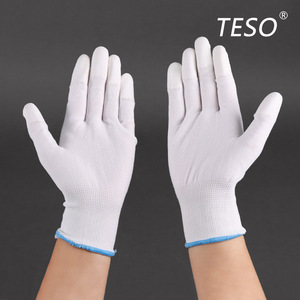 Guantes de trabajo de nailon antiestáticos TESO con dedos recubiertos de PU para fábricas y talleres de electrónica, blancos, 13 puntadas - Product Image 2