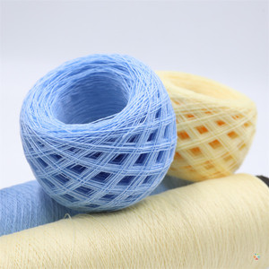 Tissu tricoté léger et respirant en polyester 100% aspect lin doux, 2/20NM, coloré, pour vêtements décontractés d'été, durable - Product Image 3