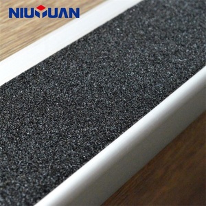 Profilo per Gradini in Alluminio Premium NIUYUAN OEM per Interni ed Esterni con Nastro Antiscivolo in Carburo di Silicio - Product Image 4