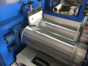 Mezcladora de Laboratorio de Dos Rodillos de Goma y Plástico de 6 Pulgadas con Certificación CE - Product Image 4