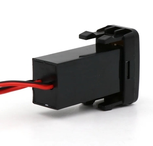 Cargador de Coche con Doble Interfaz USB para TOYOTA Hilux <span class=keywords><strong>VIGO</strong></span> Corolla Yaris Reiz, para Smartphones y GPS - Product Image 6