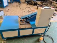 Machine de montage d'angle de bride de conduit TDF efficace Machine d'installation d'angle pneumatique entièrement automatique