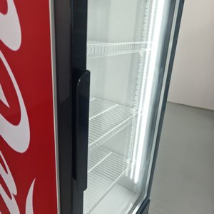 Réfrigérateur à boissons intégré de qualité supérieure avec logo personnalisé gratuit, nouveau modèle <span class=keywords><strong>Coca</strong></span>-<span class=keywords><strong>Cola</strong></span> 2026, équipement de réfrigération pour boissons froides - Product Image 5