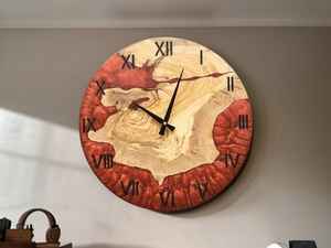 Reloj de Pared Decorativo de Resina y Madera, Hecho a Mano, Elegante, Duradero, Funcional y Sofisticado, Ideal para la Sala de Estar - Product Image 2