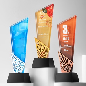 Trophée en cristal personnalisé imprimé UV et gravé, trophée en verre commercial pour souvenirs d'employés excellents - Product Image 4