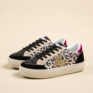 Nouvelles chaussures légères à semelles souples antidérapantes, chaussures décontractées à semelles épaisses pour femmes, chaussures blanches à la mode en forme d'étoile - Product Image 5