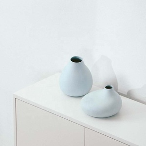 Vaso in Ceramica Rustico di Arredo Moderno all'Ingrosso e Bottiglia Diffusore di Aromi a Olio - Product Image 1