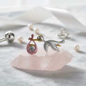 Colgante y amuleto BLAZON STORK rosa fino de 49x27mm - Product Image 3