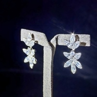 Luxuriöser Feinschmuck: Iced Out Bling Baguette 925 Sterling Silber Rhodium-Plattierte Cluster-Blumen-Kleeblatt-Ohrhänger für Damen