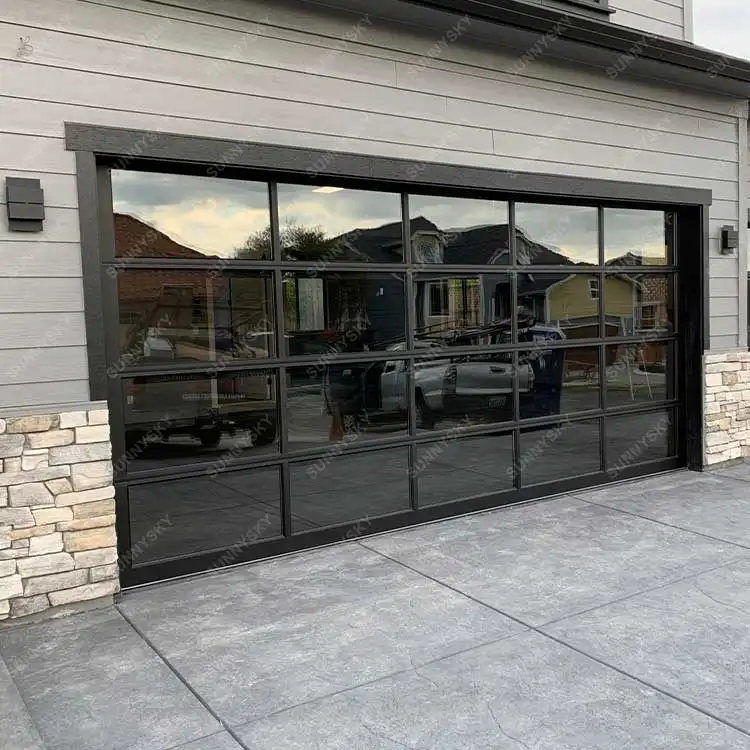 XIYATECH düşük fiyat modern konut otomatik siyah alüminyum fayda cam parçalı garaj kapısı fiyat