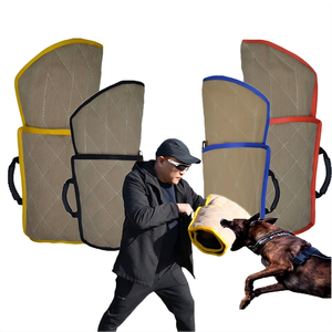 Protège-mains d'entraînement épaissi et résistant aux déchirures Kangdarpet pour l'entraînement des chiens Berger Allemand et Malinois - Product Image 1