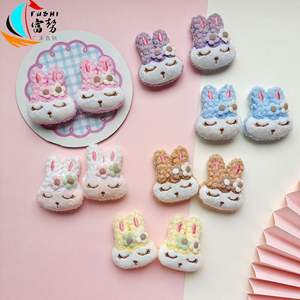 DHF キュートな漫画風ウサギのぬいぐるみブローチ、柔らかいぬいぐるみキーホルダーピン、ぶら下げウサギのペンダント、高品質のぬいぐるみおもちゃ、販促品 - Product Image 2