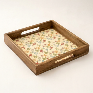 Bandeja de Servir de Madera con Diseño Gráfico Personalizado Premium, Bandeja Decorativa Cuadrada con Asas - Product Image 1