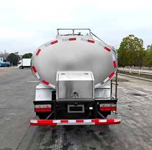 Camión Dongfeng con tanque de acero inoxidable de 5CBM para el transporte de leche fresca en granjas - Product Image 2