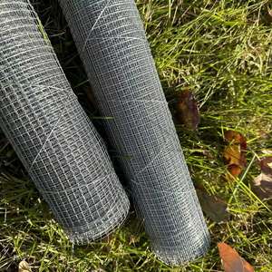 Servicio de Doblado de Rollos de Malla de Alambre Soldada Galvanizada de Calibre 23 con Tejido Holandés para Protección de Aves de Corral y Resistencia a la Corrosión - Product Image 5