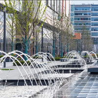 Grande fontaine d'eau extérieure lumineuse avec jets LED multicolores programmables et scintillants pour projets de centres commerciaux et de places publiques