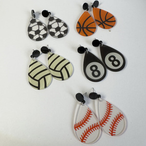 Boucles d'oreilles pendantes J Vintage en acrylique, motif ballon de sport (basketball, football), géométriques, goutte d'eau, exagérées, tendance pour soirée - Product Image 3