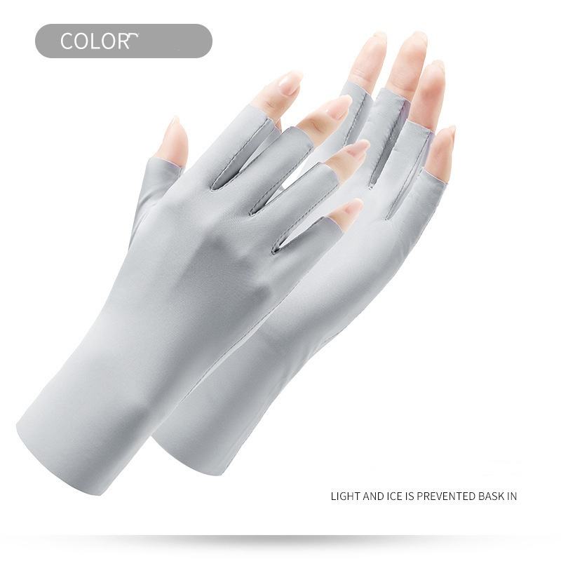 สีเทาเข้ม