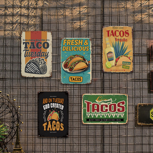 Panneau métallique vintage sur le thème des tacos mexicains avec impression « Hot & Spicy » - Product Image 3