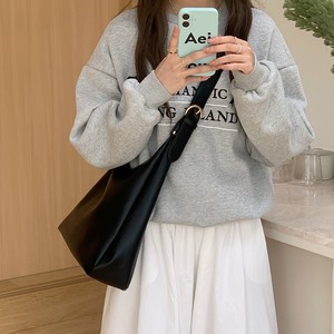 Sac à bandoulière pour femme grande capacité noir avec boucle magnétique et poche zippée, idéal pour le quotidien, les étudiants et les trajets quotidiens, collection Printemps 2025 - Product Image 3