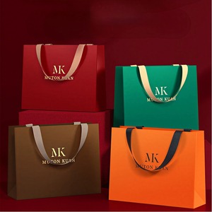 Sacs d'emballage alimentaire en papier d'art en gros avec poignées plates, impression numérique, logo personnalisé, style de luxe, options OEM - Product Image 1