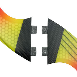 Tabla de surf de <span class=keywords><strong>fibra</strong></span> de <span class=keywords><strong>carbono</strong></span> Aleta de doble lengüeta <span class=keywords><strong>Fibra</strong></span> de vidrio alta calidad Tri set <span class=keywords><strong>aletas</strong></span> de surf - Product Image 3
