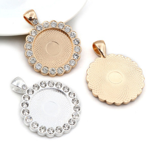 Montures rondes pour la fabrication de bijoux, plateaux pour pendentifs en alliage avec strass, diamètre intérieur 20 mm, or KC et argent - Product Image 1