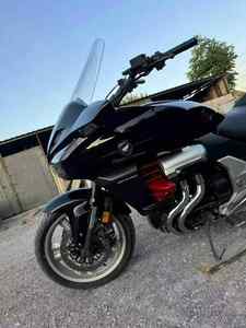 Motocyclette Gold Wing CTX1300 d'<span class=keywords><strong>occasion</strong></span> en excellent état, très demandée - Product Image 5