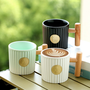 Tasses en céramique avec poignées en bois, design minimaliste en porcelaine, couleur unie, cadeau pour Miss 202408 - Product Image 1
