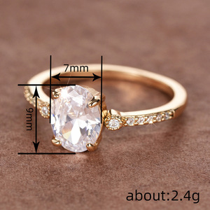 Anello dal Design Ovale Stile Classico per Donne - Product Image 4