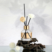 Bouteille d'huile de diffuseur de parfum personnalisée en usine bouteille en verre d'aromathérapie bouteille de parfum en verre